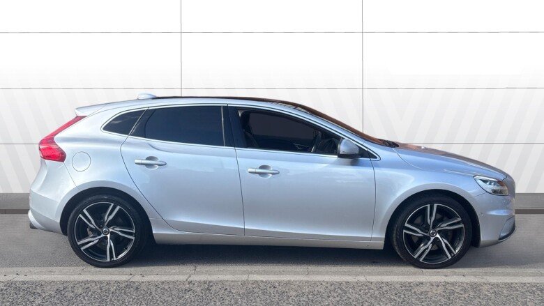 Volvo V40 T2 [122] R DESIGN Pro 5dr Geartronic Petrol Hatchback